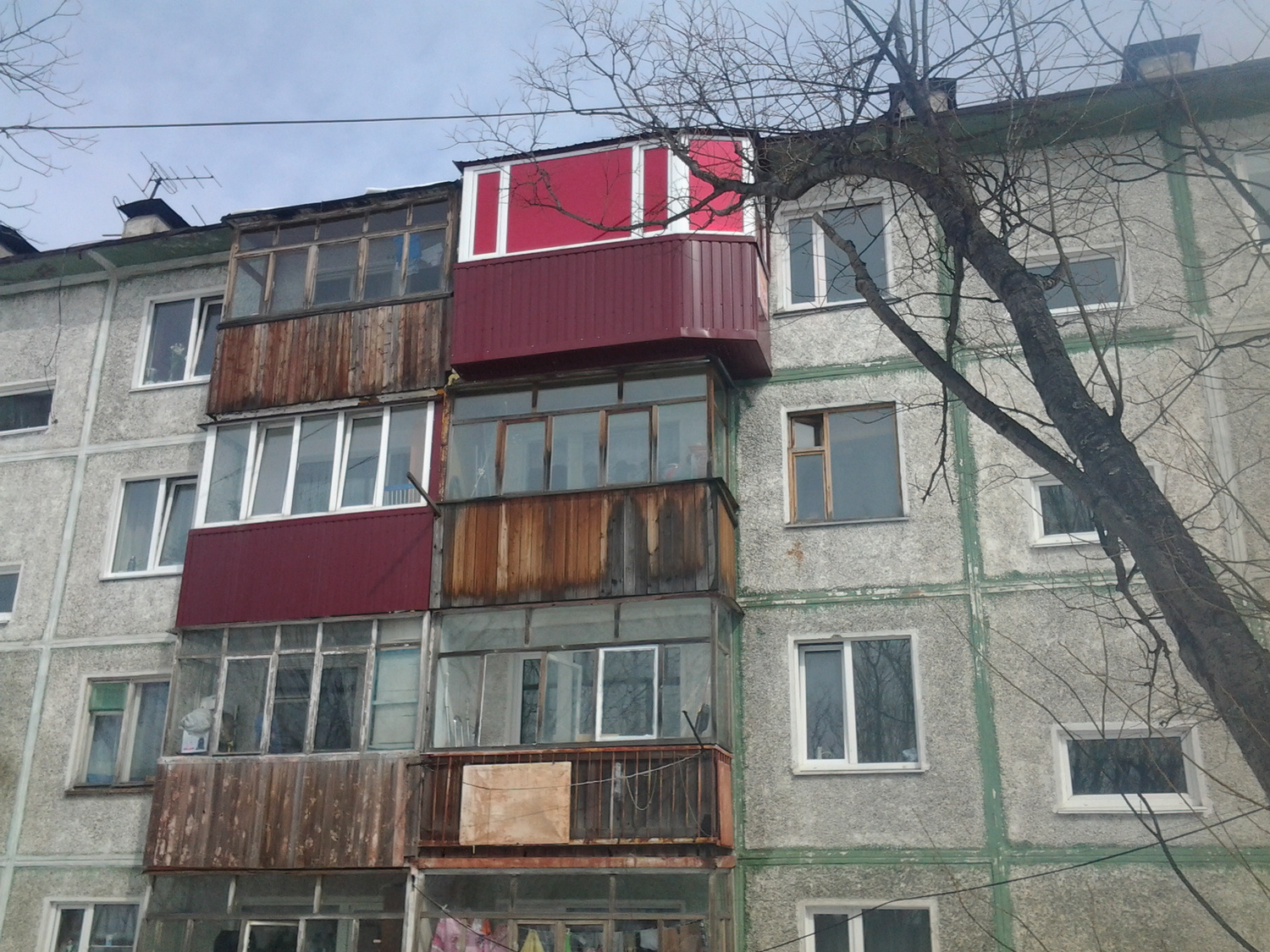 Профнастил "Бордо" + тонированные стеклопакеты "Red"